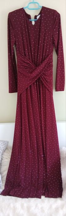 Rochie Nissa ca noua  purtata o singura data.Vreau sa precizez ca eu am 1.65 si tocuri de 7 cm.