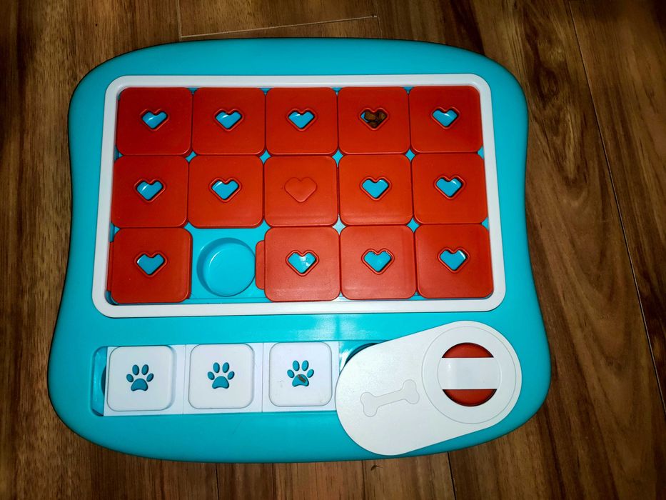 Vand Jucărie interactivă pentru câini / hranitor 3 modele