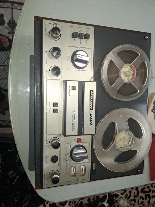 Magnetofon Majak 203, fabricat in URSS, 1980, funcțional, fără capac plastic