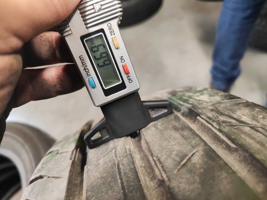 2бр.летни гуми 195/75/16C Continental