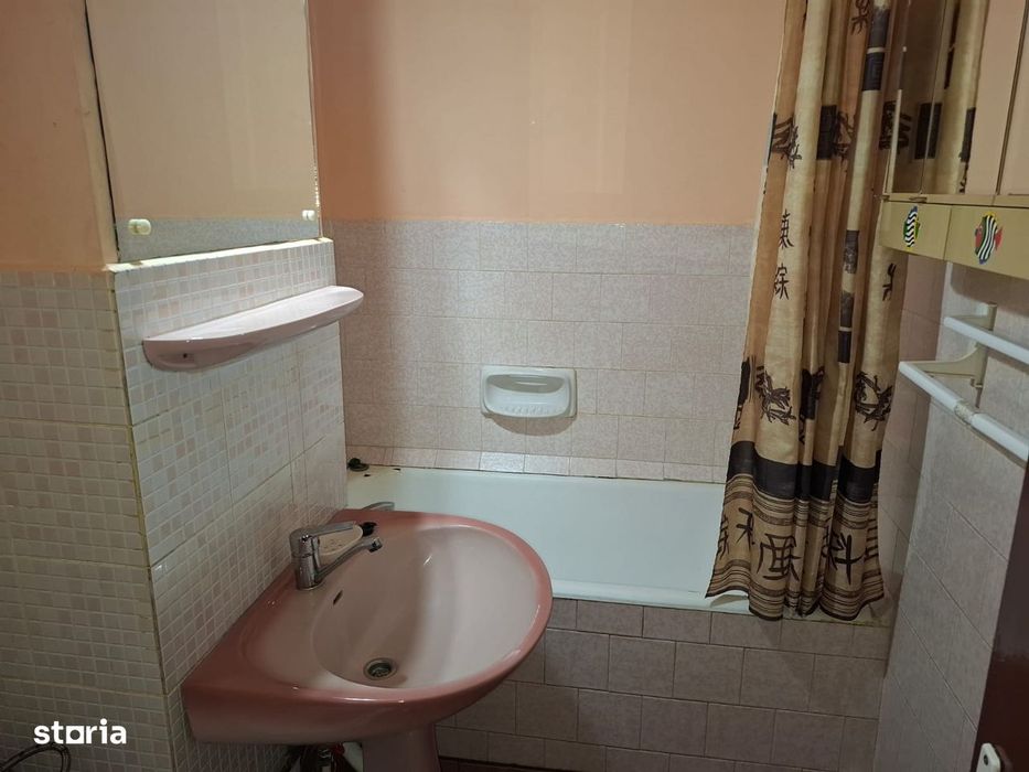 Garsonieră de vânzare, balcon și mobilată — fotografia 3