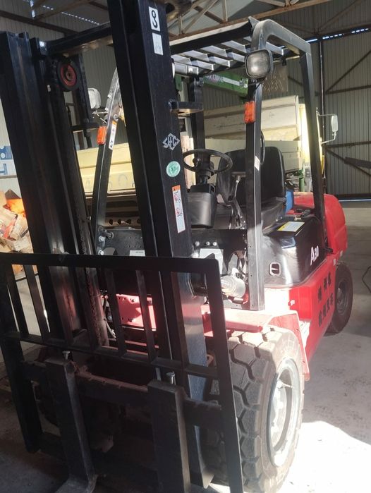 Вилочный погрузчик  2025 года.