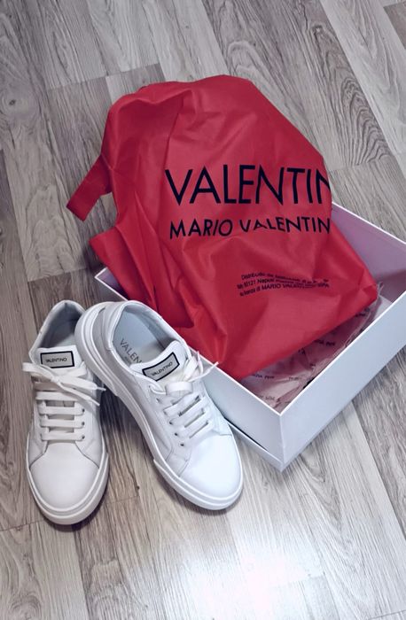 Малатонки Valentino, неразличими от нови. Размер 40, стелка 25,7.