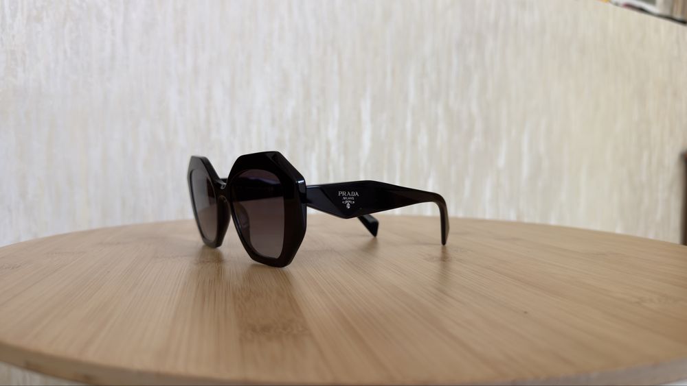 Ochelari de soare Prada