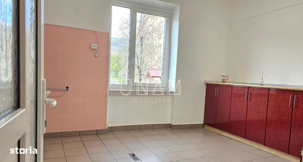 Birou renovat | Blocul 800 | ideal cabinet sau servicii