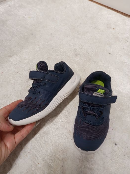Продам оригинал Nike 27 детские кроссовки