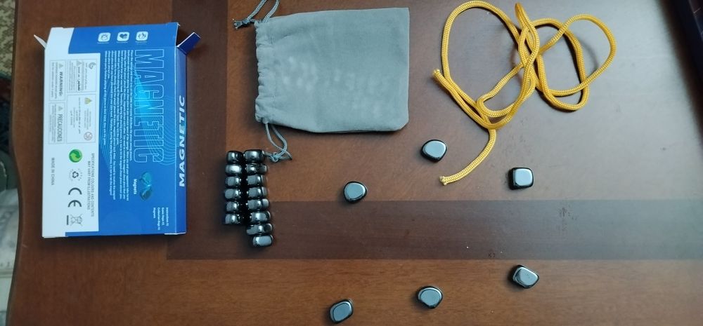 Продам настольную игру с магнитами