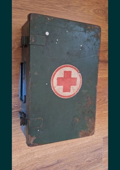 Ретро артикули колички, контакти, аптечка