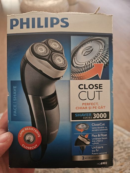 Aparat de ras electric, Philips, Series 3000, PowerCut, SkinProtect, Negru