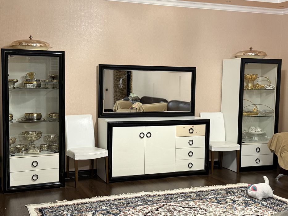 Шкаф сервант , гостинная мебель