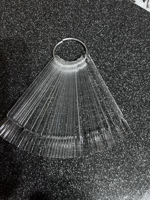 Продам материалы для маникюра