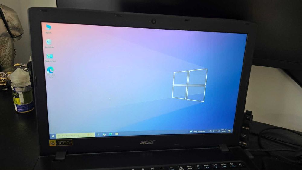 Laptop Acer E5-575G i5 gen7, 8 gb ram,256 ssd,placa video 2 gb
