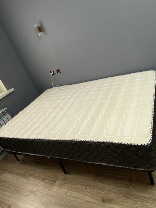 Кровать двуспальная