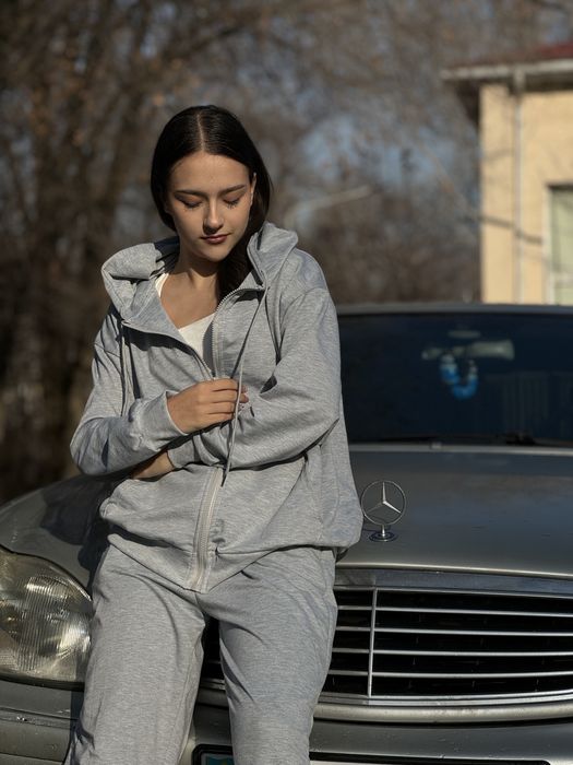 Спортивный костюм продам