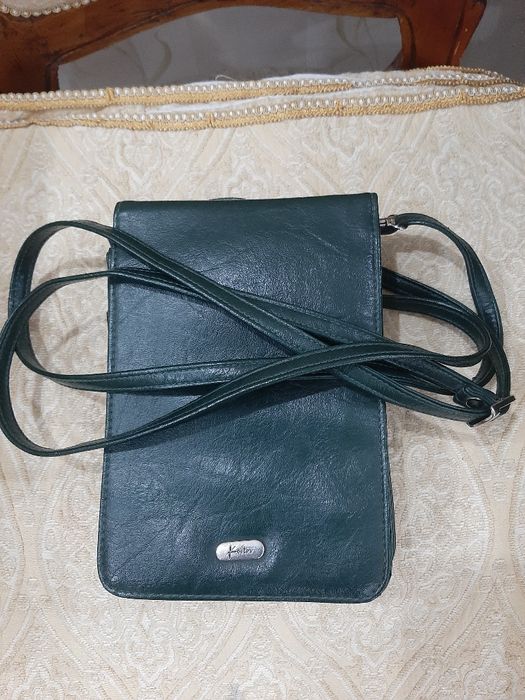 Симпатичная сумочка ,привозная,удобная ,много каршашек