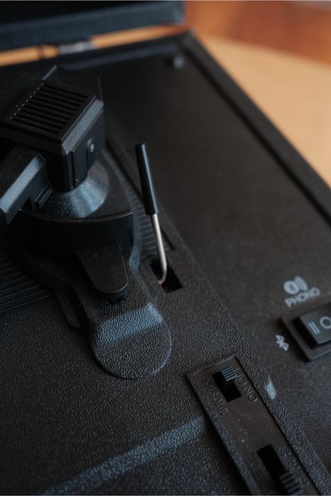 грамофон Crosley Voyager (CR8017B-BK4)