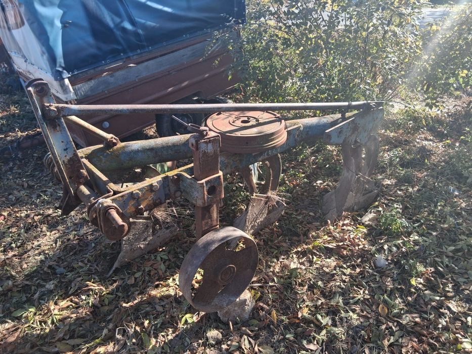 Vând sau schimb  utilaje cu viței !