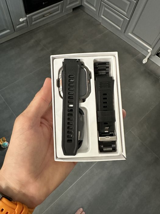 Vand smartwatch nou nefolosit