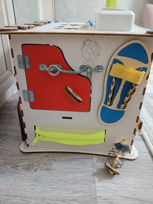 Продам   бизиборд