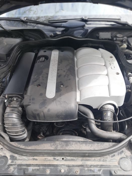 Продавам мерцедес Е класа