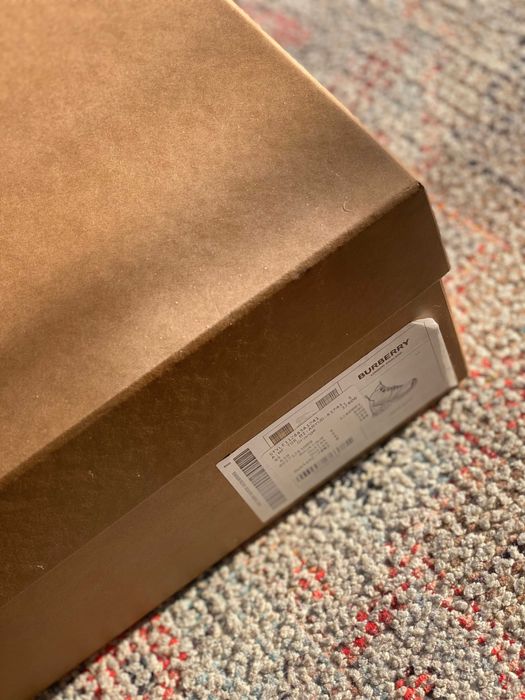 BURBERRY, Ermenegildo Zegna, Bikkembergs