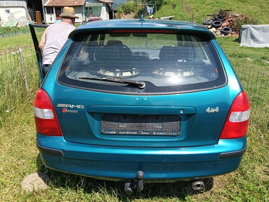 Vând Mazda 01 323F