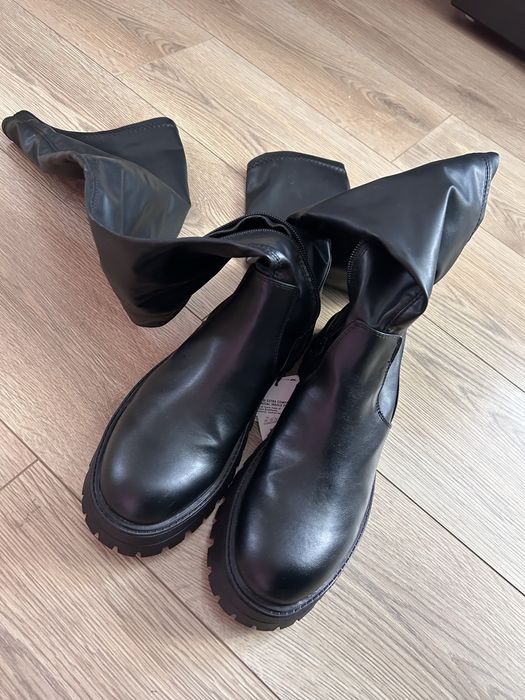 Високи ботуши над коляното