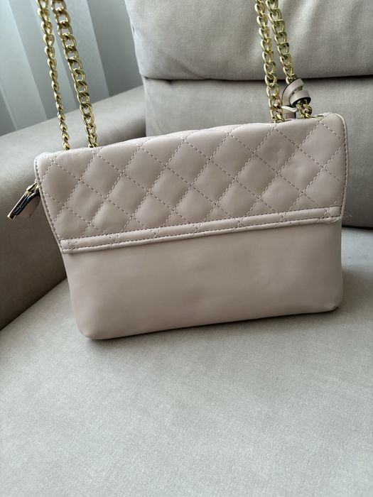 Оригинална чанта Guess