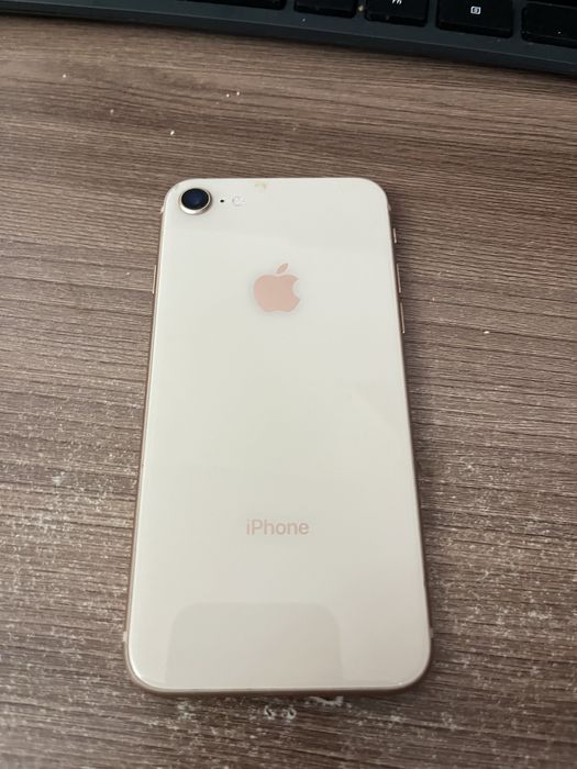 Айфон 8 (на запчасти)