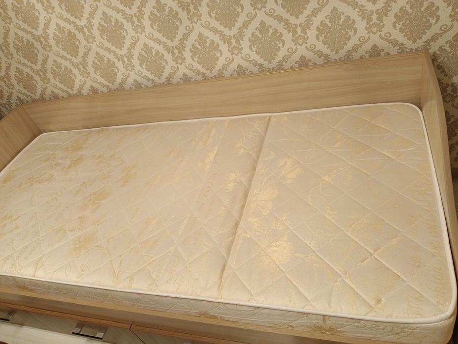 Кровать полуторка