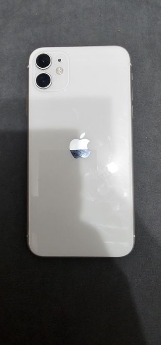 Продам айфон 11.