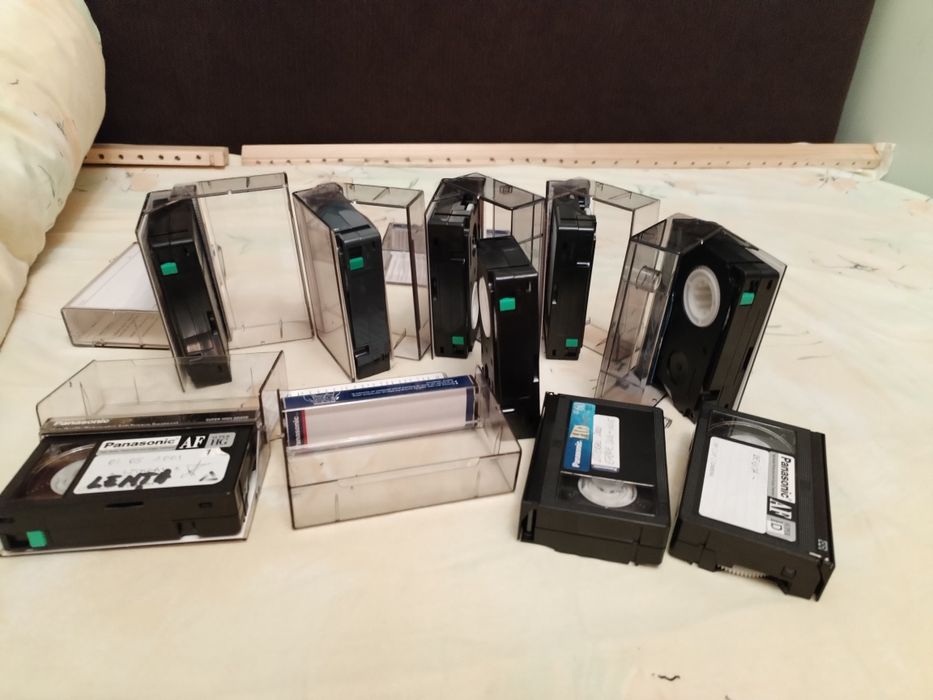 Casete video 9mm,9 bucăți 200 lei toate