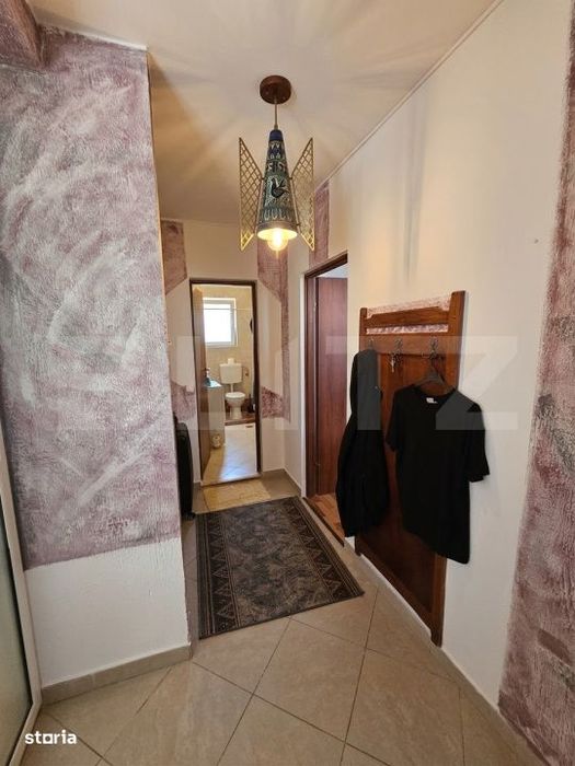 Apartament decomandat cu terasa si parcare, 2 camere, zona de case, Fl