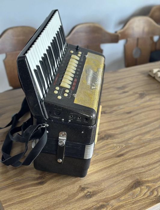 Acordeon roland fr 2