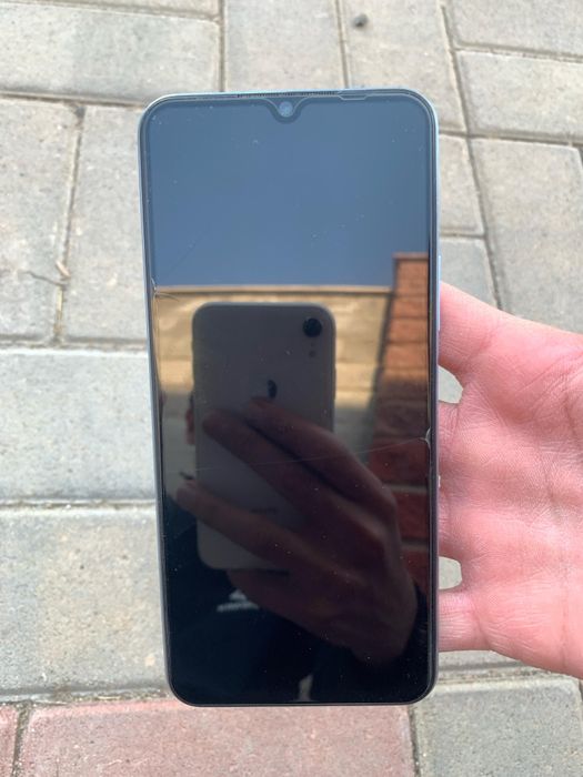 Продам телефон виво Y33s