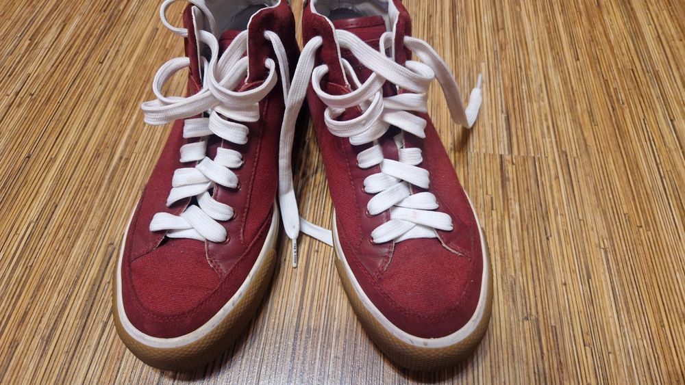 Продаются Кеды Rag & Bone (Раг & Бон) 


+3
Rag & Bone (Раг & Бон) — э