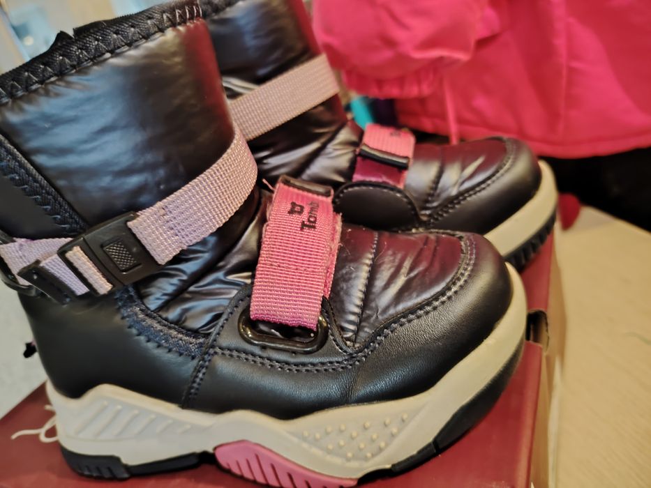 Обувь на девочку 25-26