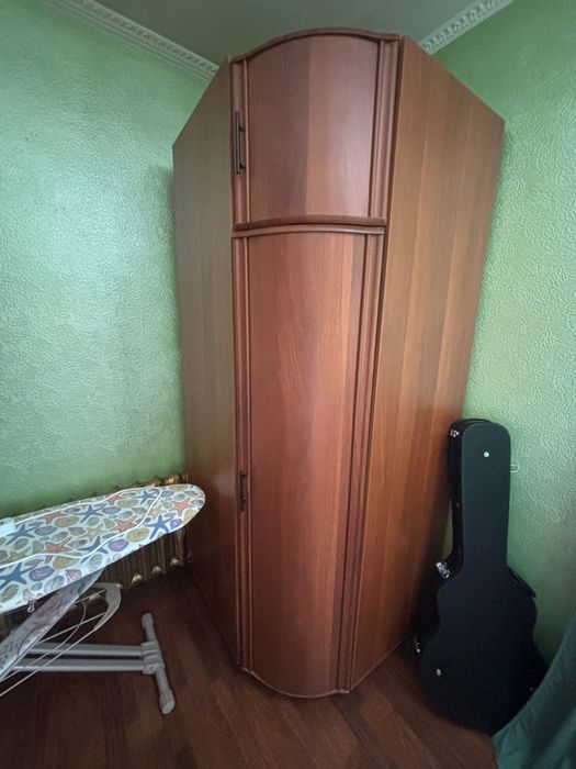Шкаф спальный гардеробный