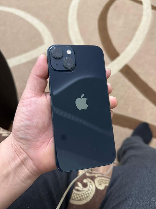 Айфон 13 в хорошем состояний