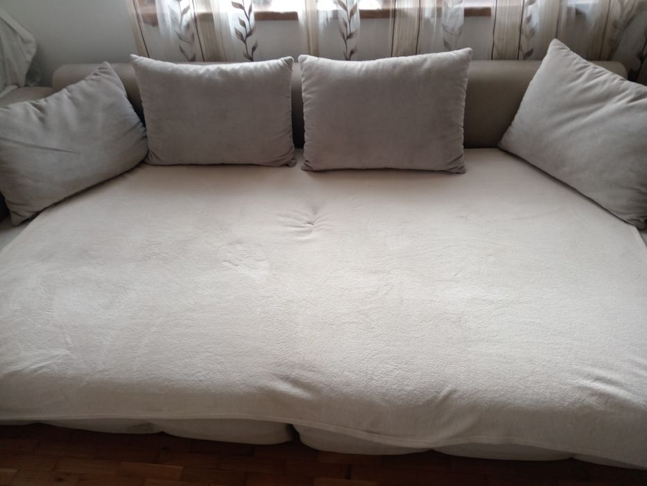 Vând Canapea  140 /300cm gri deschis
