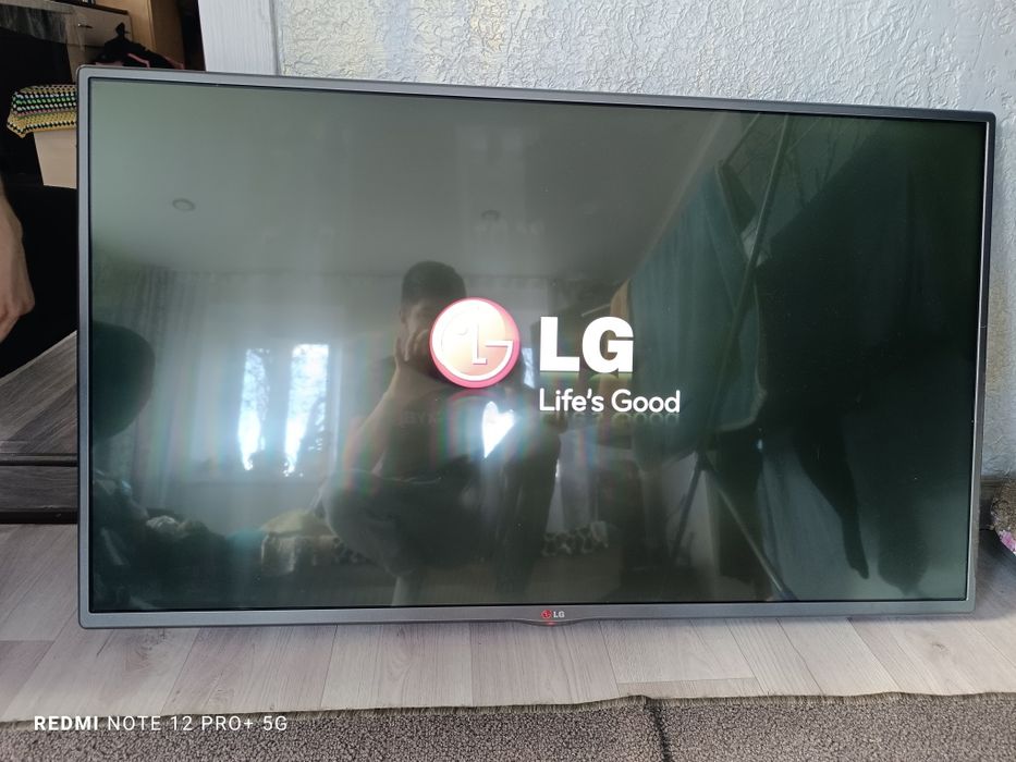 продам телевизор LG