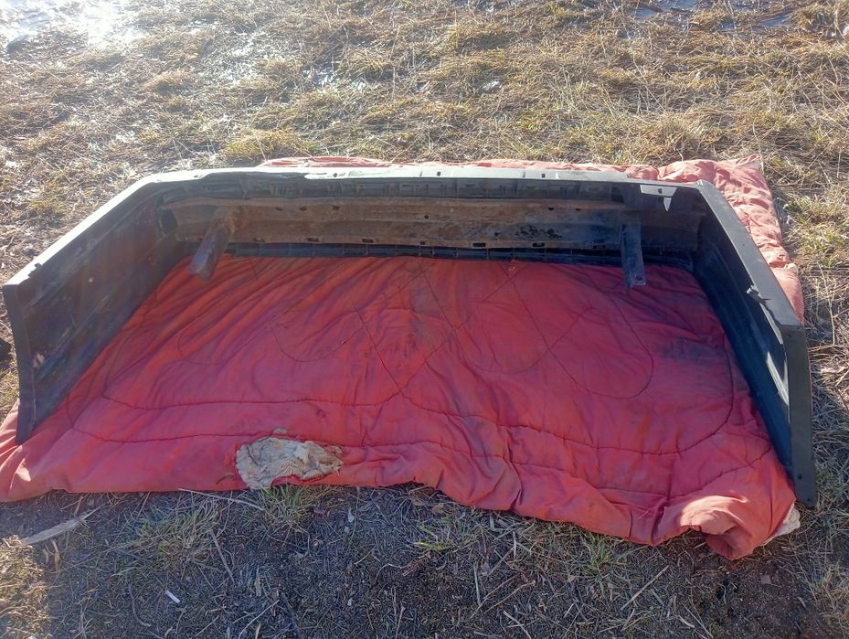 Бампер задний Пассат б4