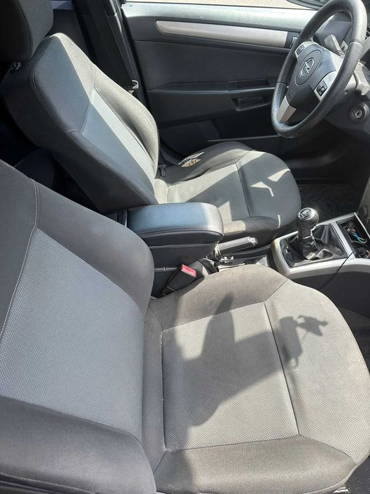 Detailing Auto Bucuresti -DE LA 250 LEI