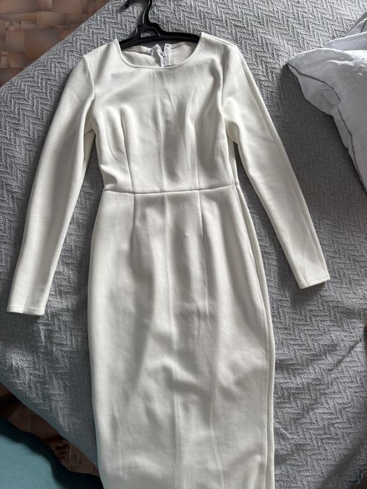 Продам белое платье