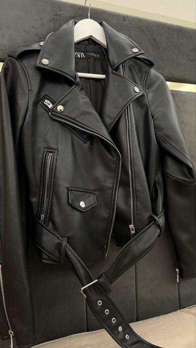 Дамско яке от Zara