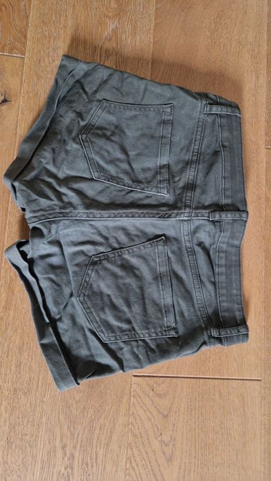 Vand pantaloni scurti HM kaki