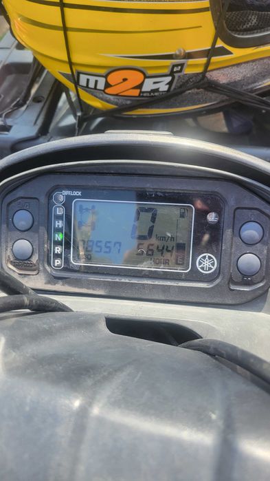 Vând  Yamaha grizzly 660cm