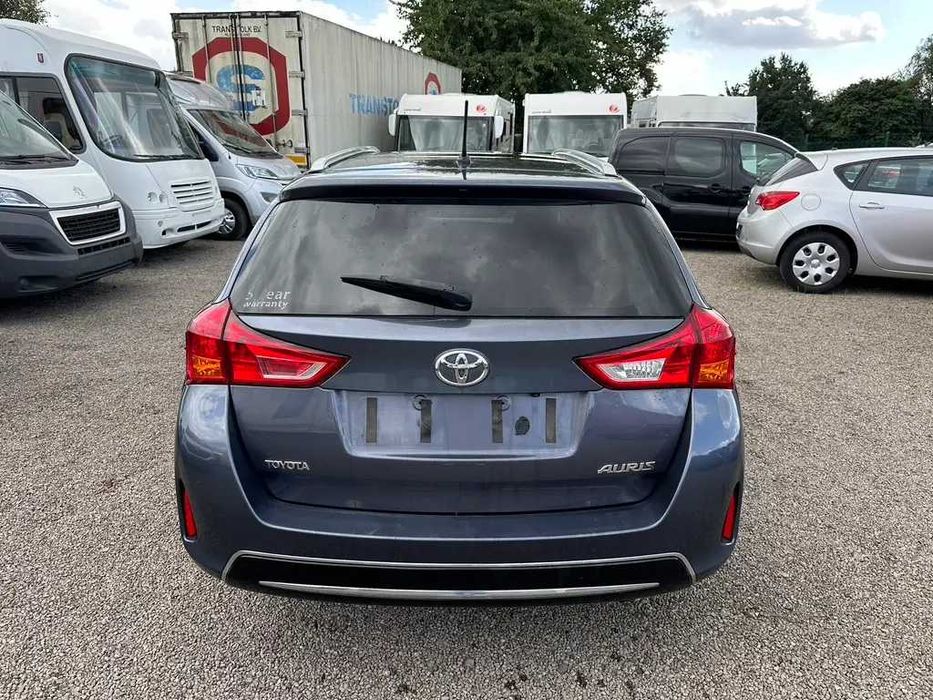 Toyota - Auris - 2015 1.4 D 90 кс. Каско