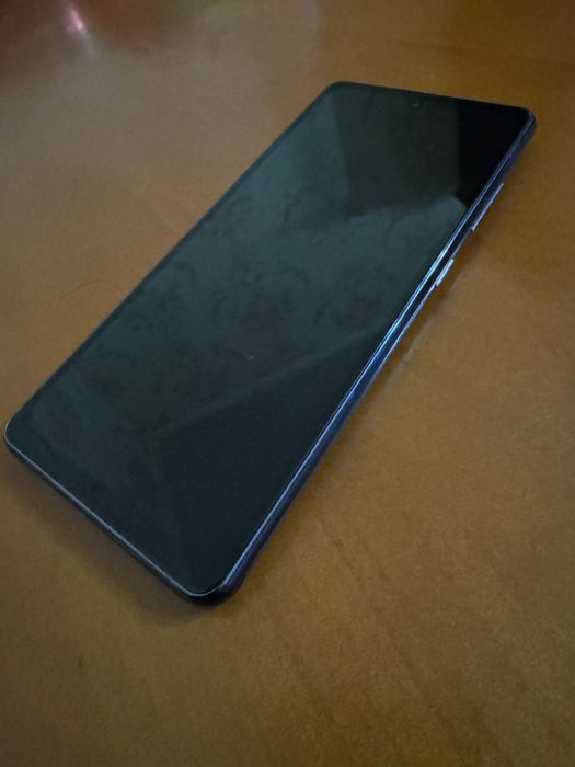 Продам Samsung S20 в идеальном состоянии.