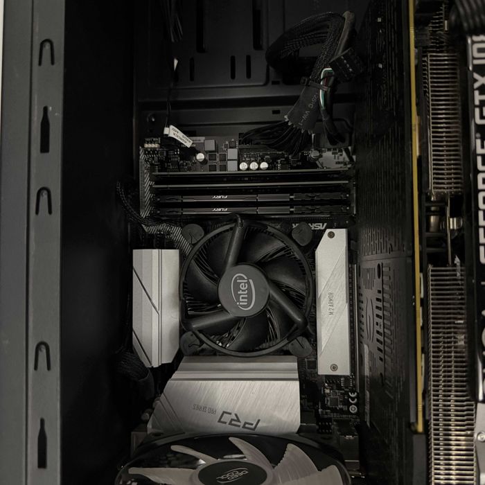 Геймърски компютър - Intel i7-10700 / GTX 1080 Ti / 32GB RAM